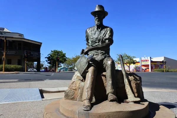 Kalgoorlie Mar 2022 汉南的街头雕塑 他发现了最初引发人们涌向西澳大利亚金矿的黄金 — 图库照片