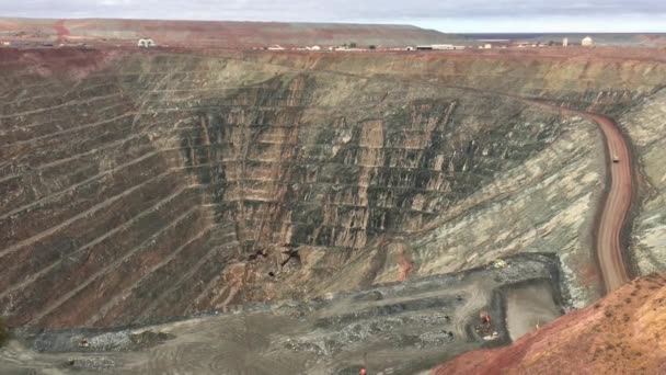 Gwalia 2022年3月26日 グワリアの地下鉱山の空中ビューオーストラリアで最も深い地下トラック鉱山であり 100年以上にわたって運営されています — ストック動画