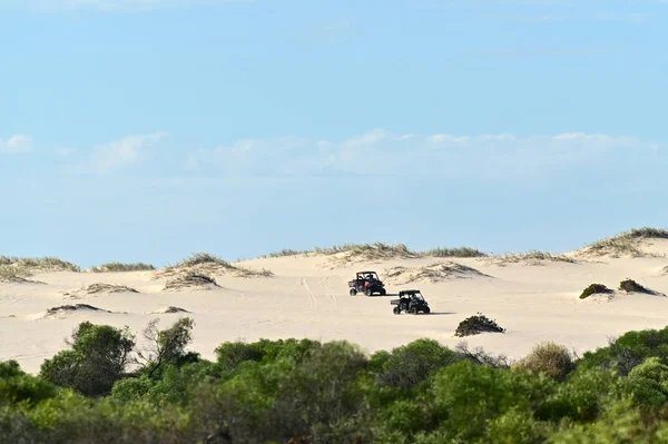 Kalbarri Apr 2022 Two Quad Bikes Driving Sand Dune Kalbarri — Stock Photo, Image