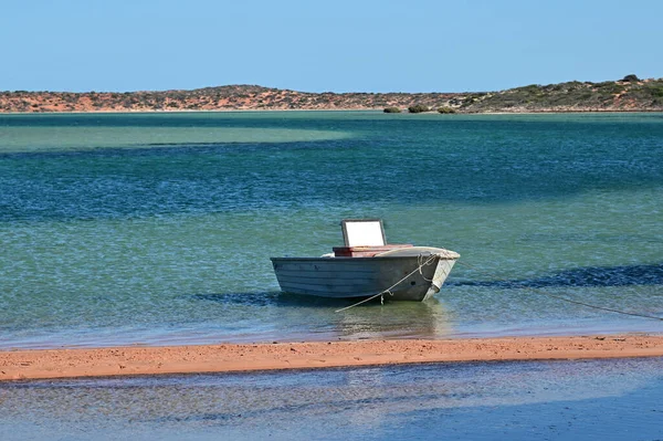 One Fishing Boat Mooring Turquoise Water Peron Peninsula Shark Bay — Stock Fotó