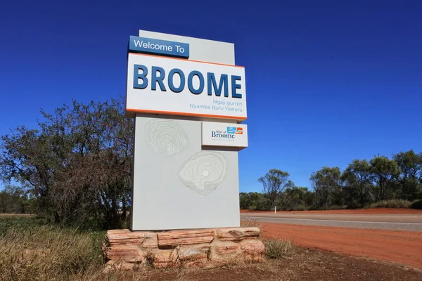 Broome July 2022 Welcome Broome Traffic Sign Broome Coastal Pearling — Stock Photo, Image