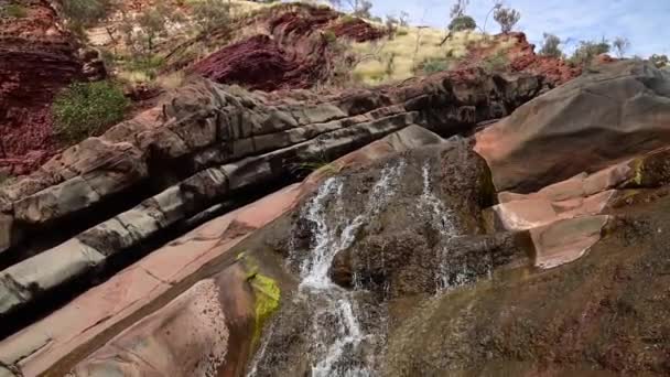 Landscape View Fresh Water Flowing Hamersley Gorge Karijini National Park — Stok video
