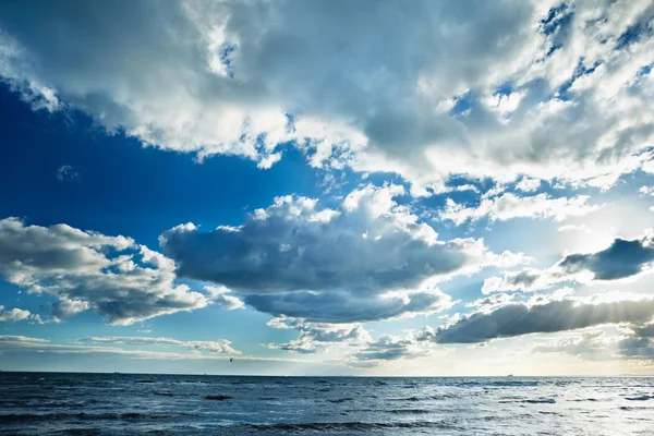 Bewolkte lucht — Stockfoto