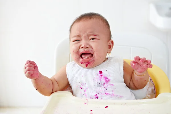 Dítě zlobí a pláč — Stock fotografie