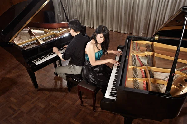 Duet s klavíry — Stock fotografie