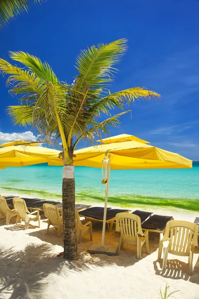 Relax area on beach — Stock Photo, Image