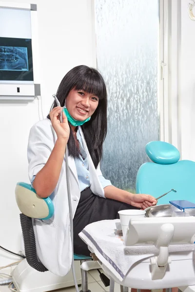 Female Dentist — Stock Photo, Image