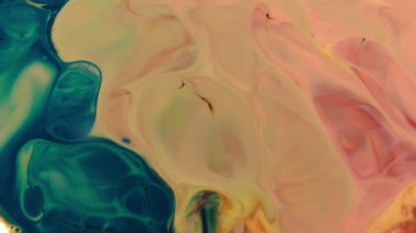 Sanatın Soyut Güzelliği Boya Patladı Renkli Fantezi Yayıldı