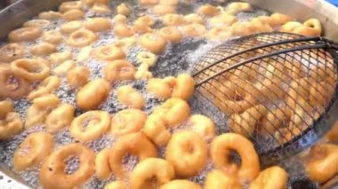 Kızgın Yağ Sokağı Yiyeceklerinde Kızarmış Hamur