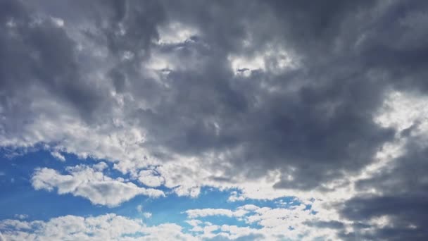 Nubes Lluvia Gris Azul Oscuro Moviéndose Sobre Cielo — Vídeos de Stock