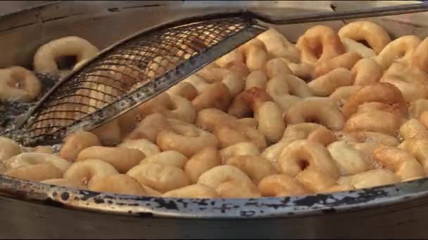 Traditionell Süßer Türkischer Lokma Bällchen Oder Bagel Hefeteig Wird Kochendem — Stockvideo