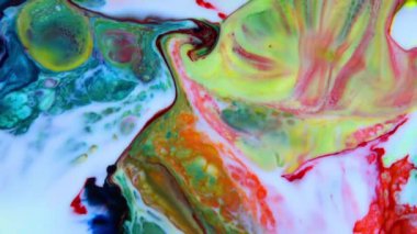 Renkli Kaos Mürekkebi Sıvı Türbülans Hareketinde Yayıldı 