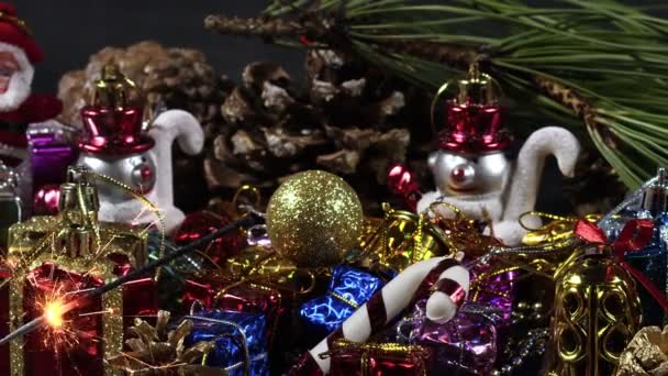 Navidad Regalo Figura Caja Chispa Fuego Ardiente — Vídeo de stock