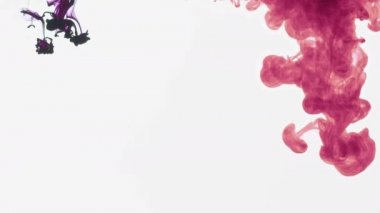 Çok Güzel Soyut Fraktal Mürekkep Damlaları Suya Doku Yayıyor.