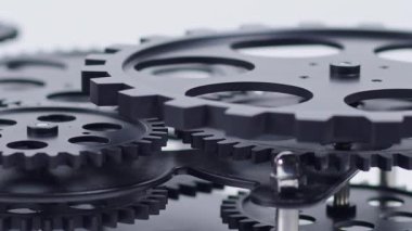 Çarkların ve dişlilerin dönüşümlü görüntülerinin çok güzel yakın plan çekimi...