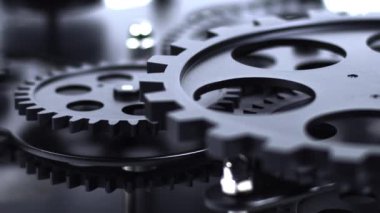 Çarkların ve dişlilerin dönüşümlü görüntülerinin çok güzel yakın plan çekimi...