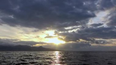 Fırtınalı Kış Karanlık Bulutları Okyanus Zaman Hızı 'nda.