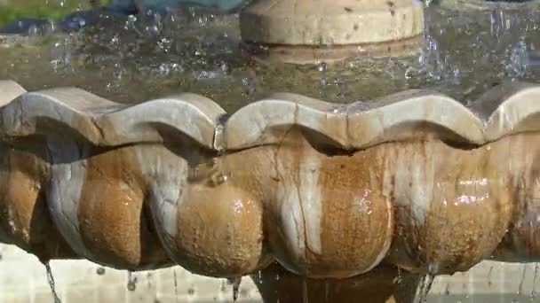Splashing Water Drops Marble Floor Fountain Footage — Stock Video