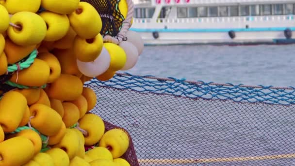 港内の漁網と蒸し器映像 — ストック動画