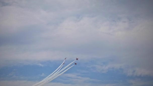 Slow Motion Shot Five Turkish Military Demonstration Aircraft Climbing Cloudy — Vídeos de Stock