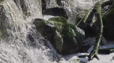 Mossy Waterfall Stones and Spills.