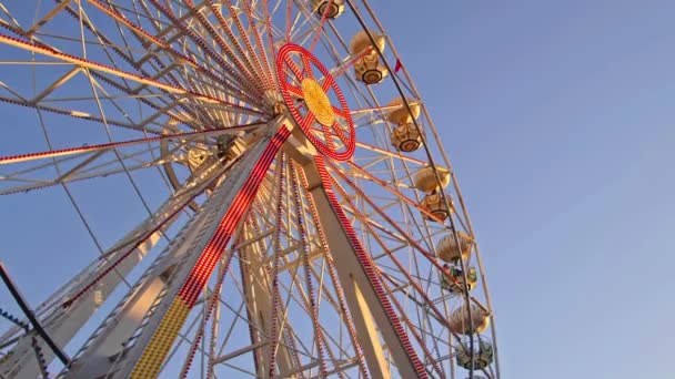 Ferris Wheel Sunset Light Amusement Park Footage — Stock video