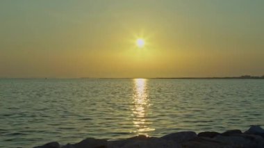 Sonbaharda Ocean Beach Sarı Günbatımı Görüntüleri.