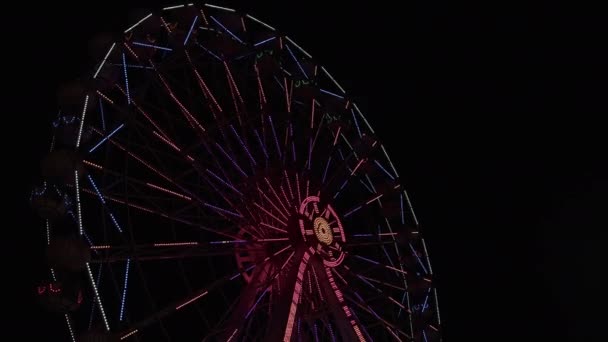 Schöne Riesenradschaukel Der Nacht Freizeitpark Footage — Stockvideo