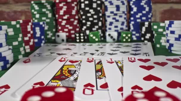 Kamera Pohybuje Přes Poker Table Záběry — Stock video