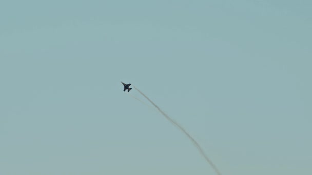 トルコのイズミル2022年9月9日 トルコ空軍ソロ航空機デモ航空ショー映像 — ストック動画