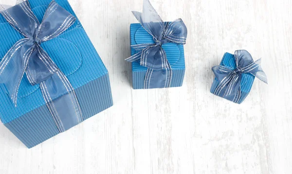 Drie blauwe doos geschenkdozen — Stockfoto