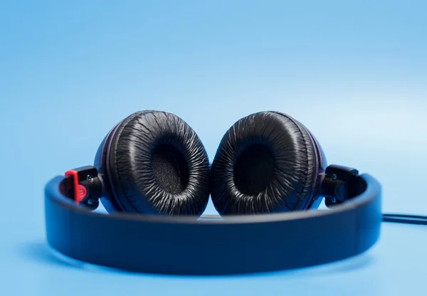 Close-up of quality plastic headphones — Stock Photo, Image