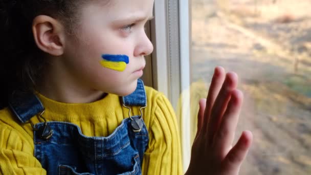 Portrait Unhappy Sad Little Girl Child Flag Ukraine Face Sitting — Stock Video