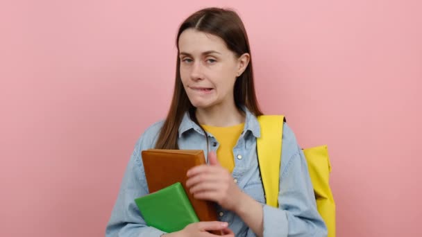 Portrait Girl Teen Student Wears Shirt Yellow Backpack Hold Books — Vídeo de Stock