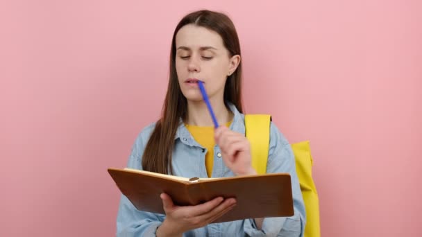 Portrait Irritated Girl Teen Student Wears Shirt Yellow Backpack Writing — Vídeo de Stock