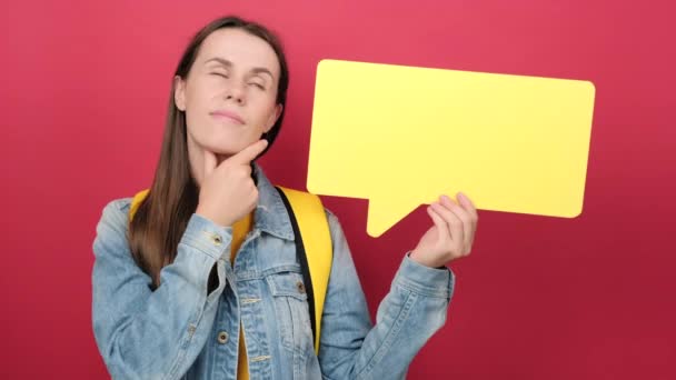 Young Student Woman Holding Speech Bubble Make Gesture Raises Finger — Vídeos de Stock