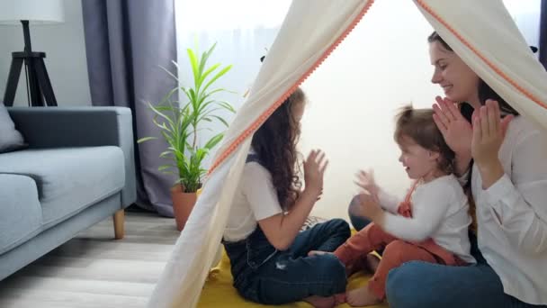 Happy Family Single Mom Cute Daughters Sit Cozy Tent Living — Vídeo de stock