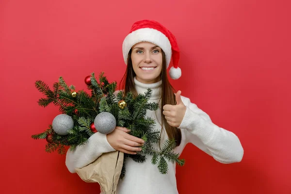 Ritratto Giovane Donna Sorridente Anni Indossa Maglione Bianco Cappello Natale — Foto Stock