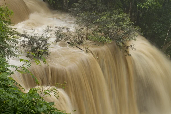 Cachoeira na floresta, Tailândia — Fotografia de Stock
