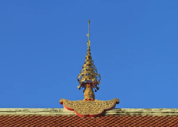 Raditional thai on roof of temple — Stock Photo, Image