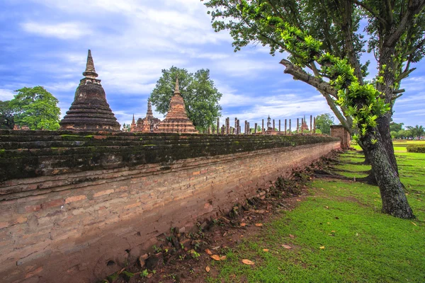 Hermoso paisaje del Parque Histórico de Sukhothai —  Fotos de Stock