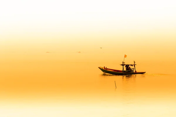 Fishermen collecting shellfish at cockle farming — Stock Photo, Image