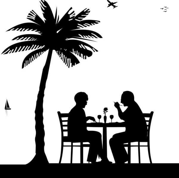 Preciosa pareja de ancianos jubilados teniendo una cena romántica en la playa bajo la silueta de la palmera — Vector de stock