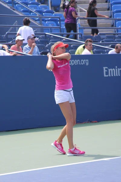 Professionell tennisspelare daniela hantuchova praxis för oss öppna på billie jean king national tenniscenter — Stockfoto