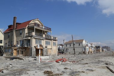 far rockaway, ny dört ay sonra fırtına 28 Şubat 2013 kumlu plaj evleri yok