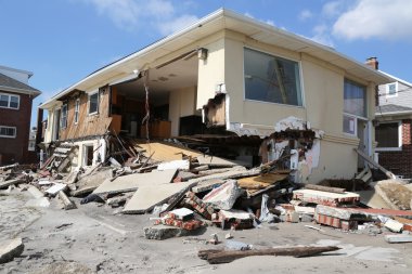 Beach Emlak Satılık harap alanı dört ay sonra fırtına 28 Şubat 2013 kumlu far rockaway, ny yok.