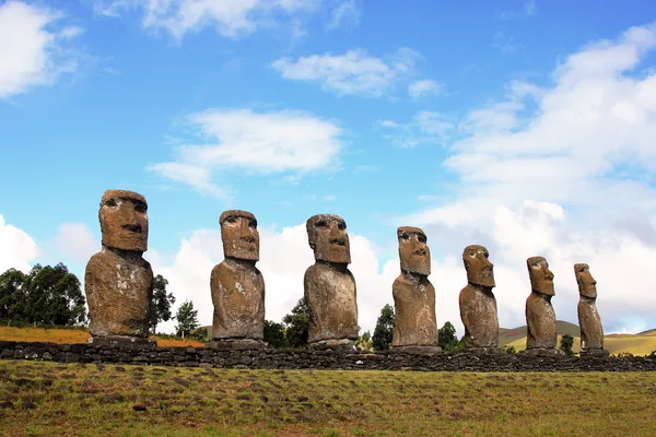 Sete plataforma moai, Ilha Oriental, Chile — Fotografia de Stock