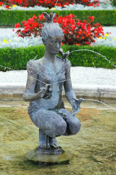 A bela fonte em Mirabell Gardens, Salzburgo, Áustria — Fotografia de Stock