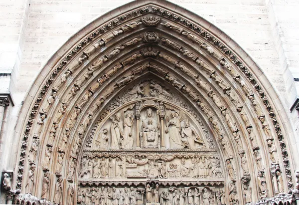 Catedral de Notre Dame de Paris, entrada, detalles arquitectónicos — Foto de Stock