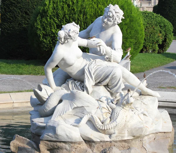 Triton en Nereïde fontein voor natuurlijke geschiedenis museum in Wenen, Oostenrijk — Stockfoto